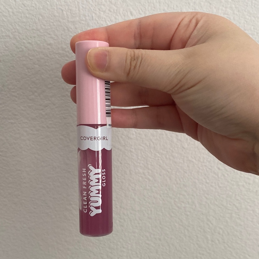 COVERGIRL Clean Fresh Yummy Gloss - Soft Pink - Picture 1 of 3